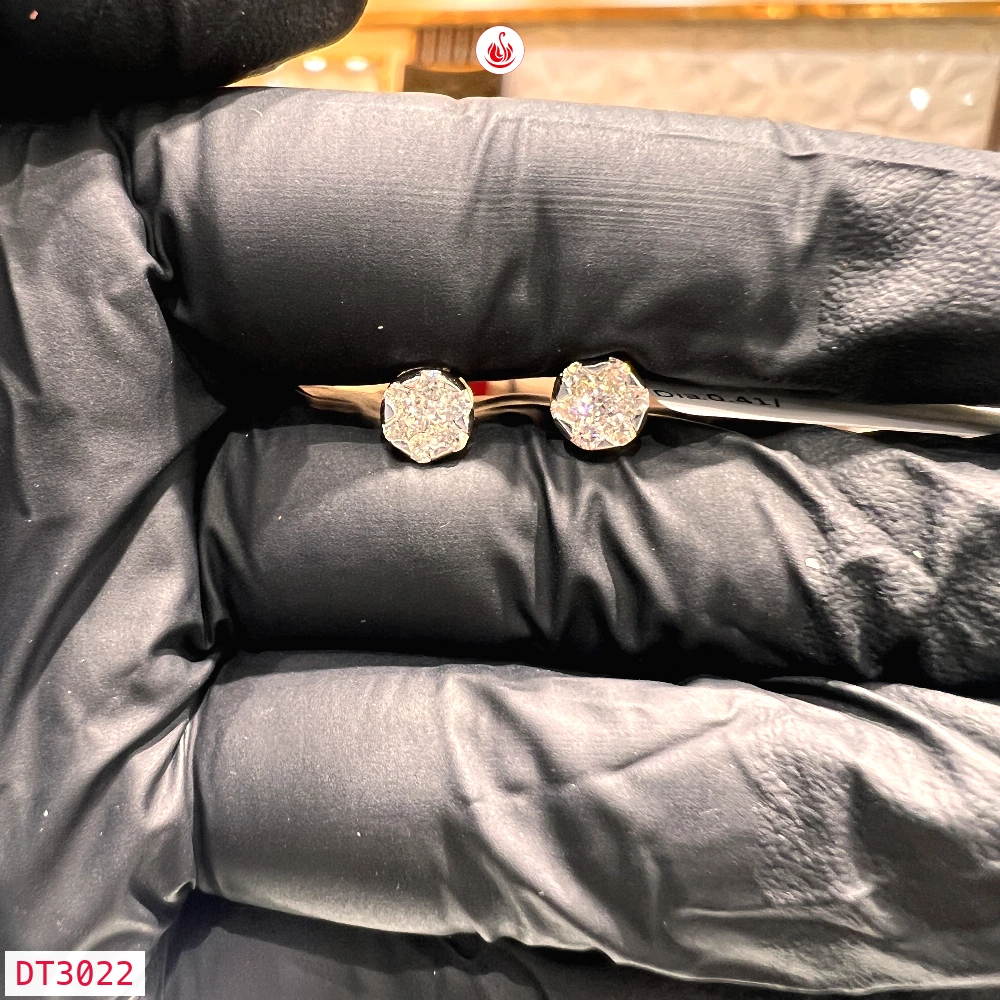Women Diamond Earrings - DT3022