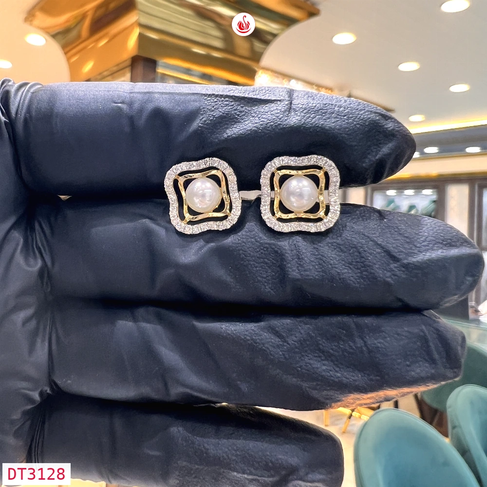 Women Diamond Earrings - DT3128