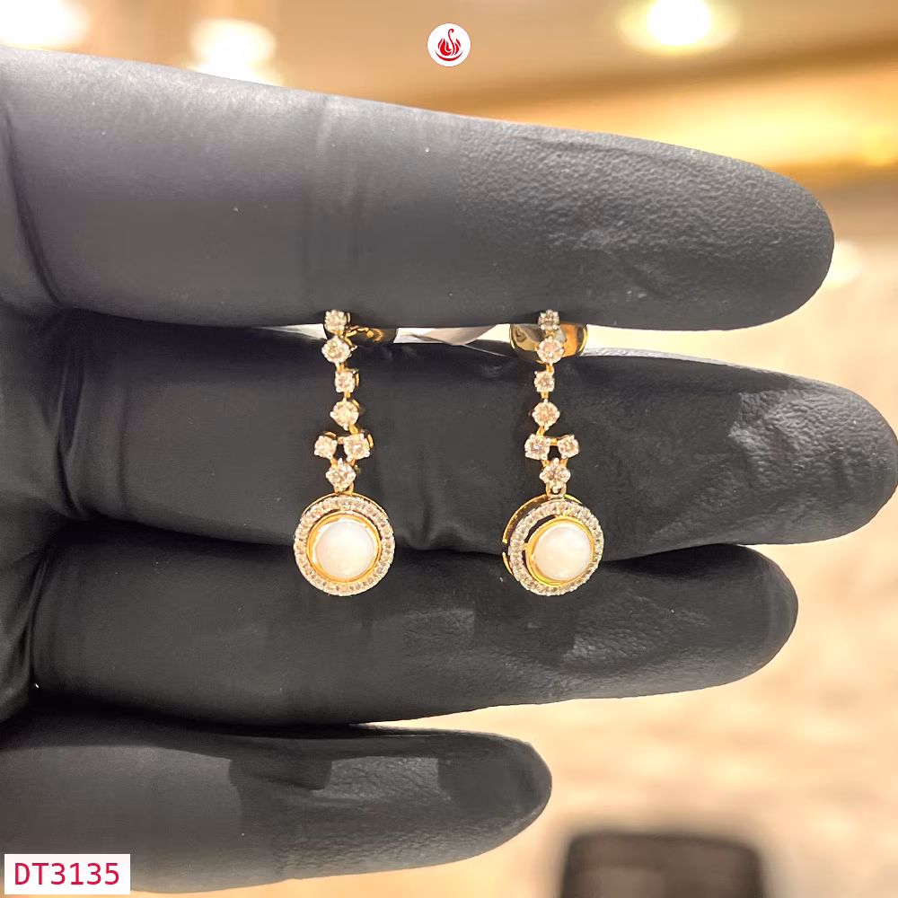 Women Diamond Earrings - DT3135