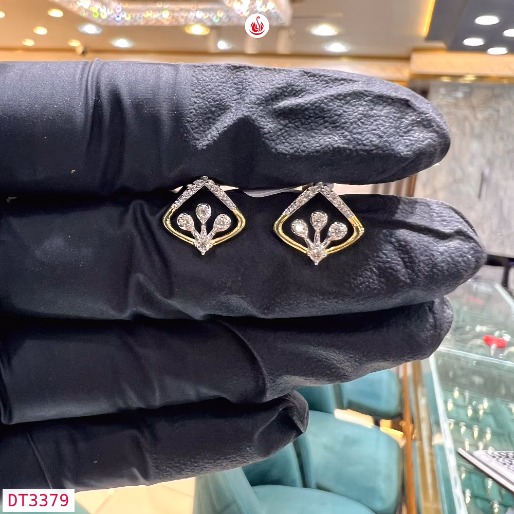 Women Diamond Earrings - DT3379