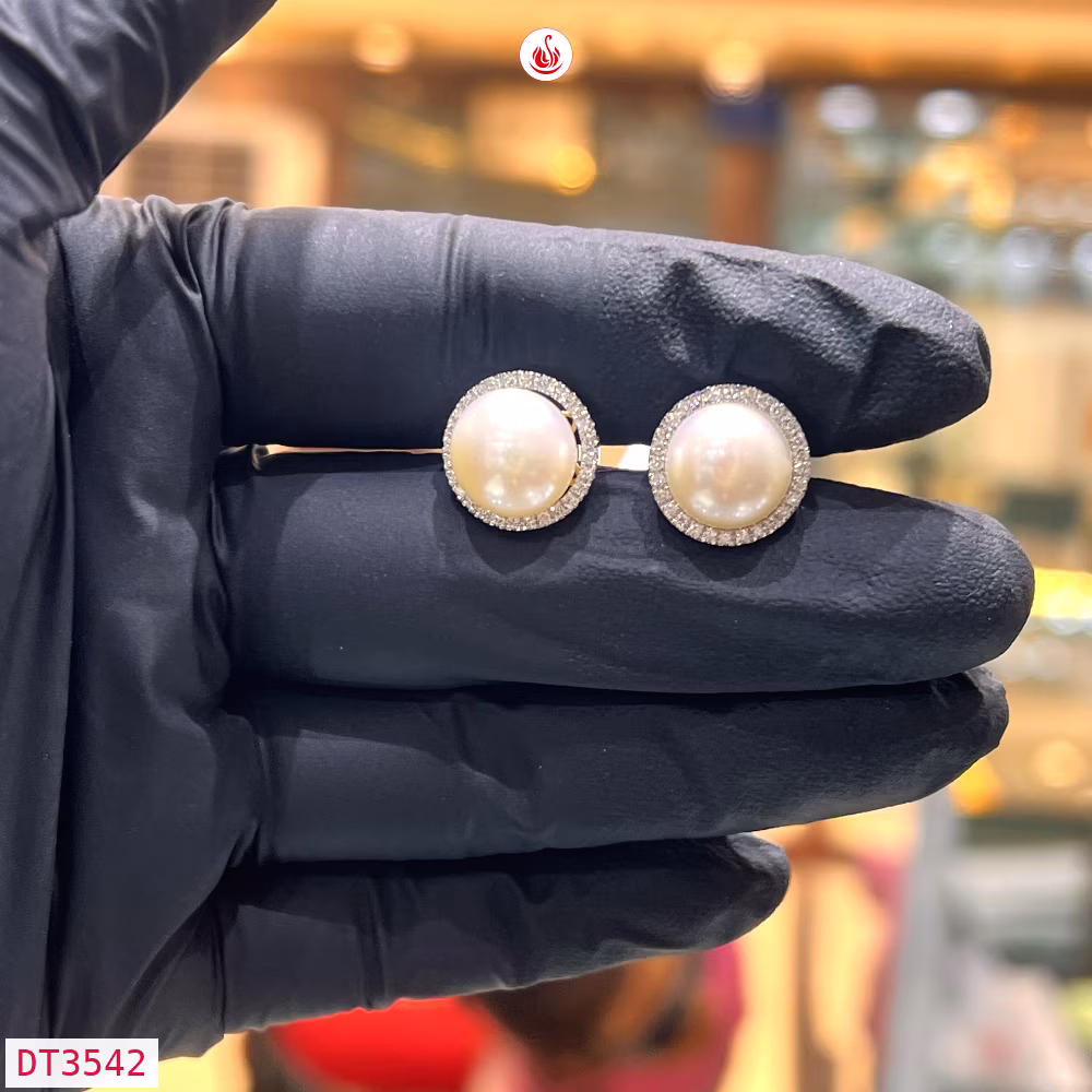 Women Diamond Earrings - DT3542