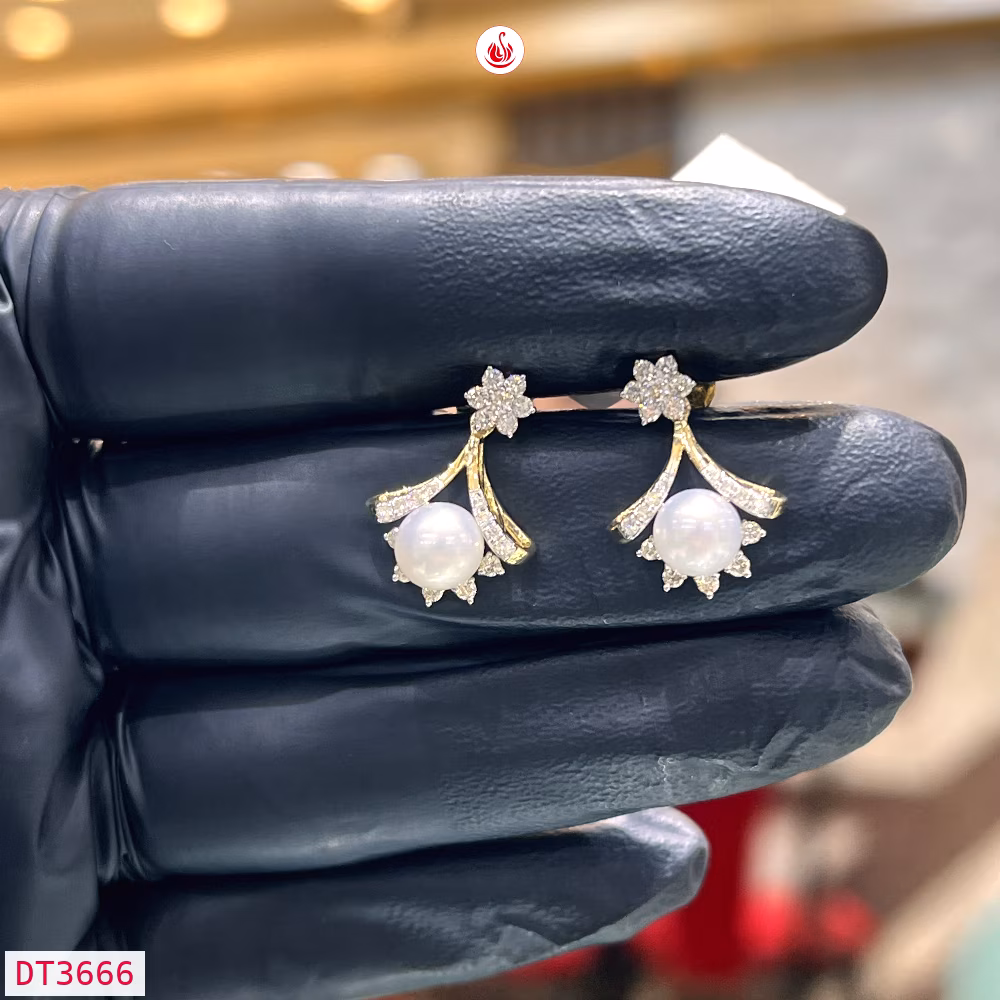Women Diamond Earrings - DT3666