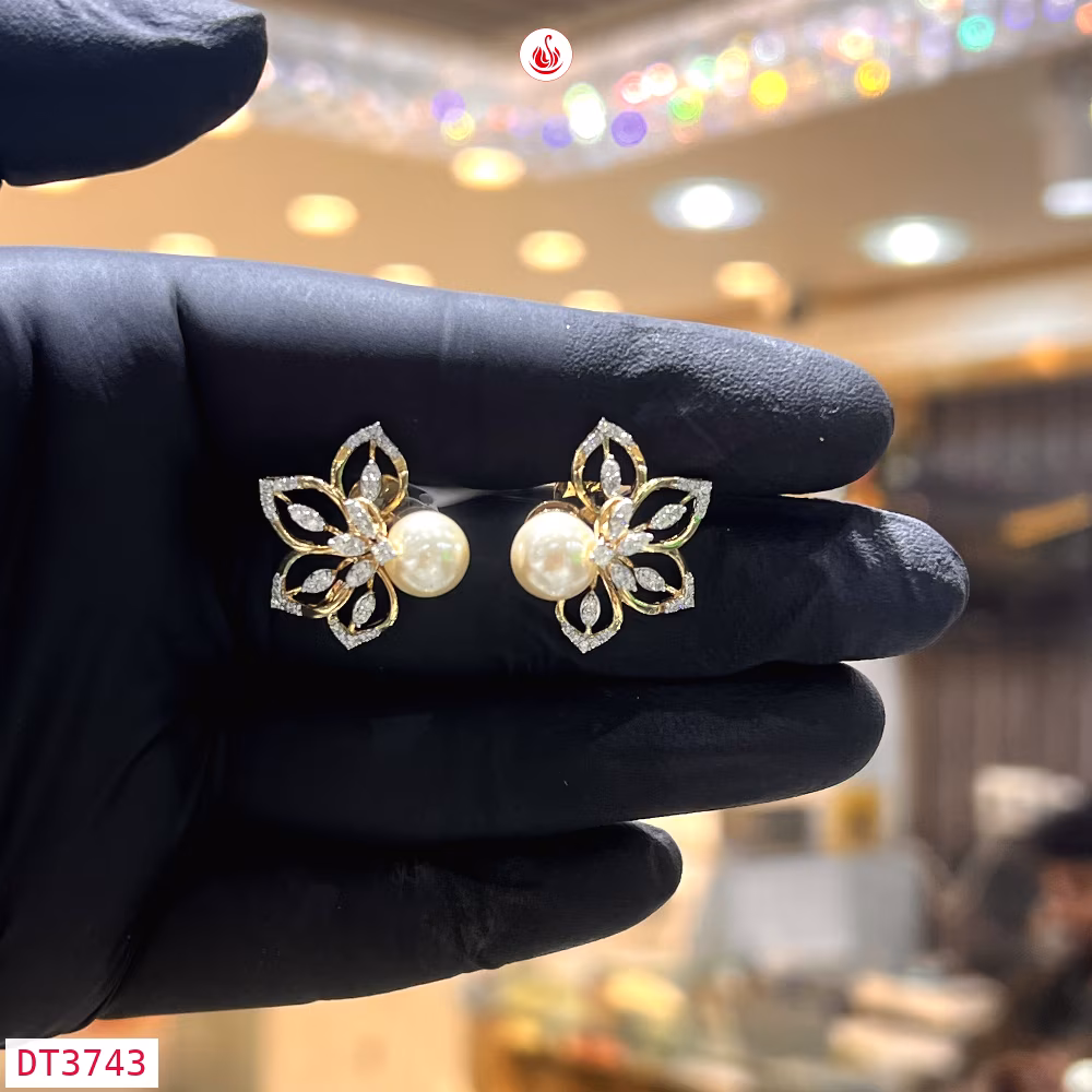 Women Diamond Earrings - DT3743