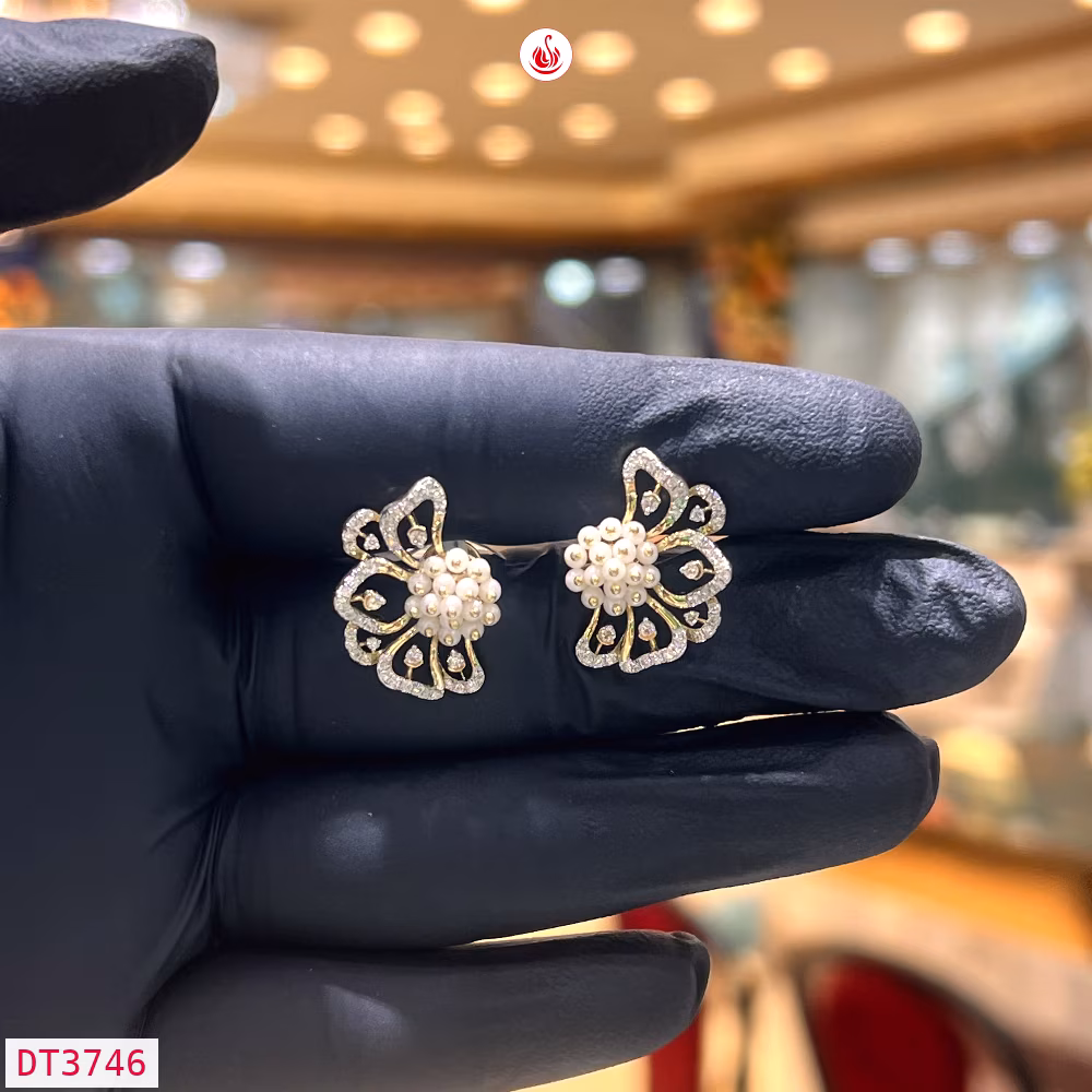 Women Diamond Earrings - DT3746