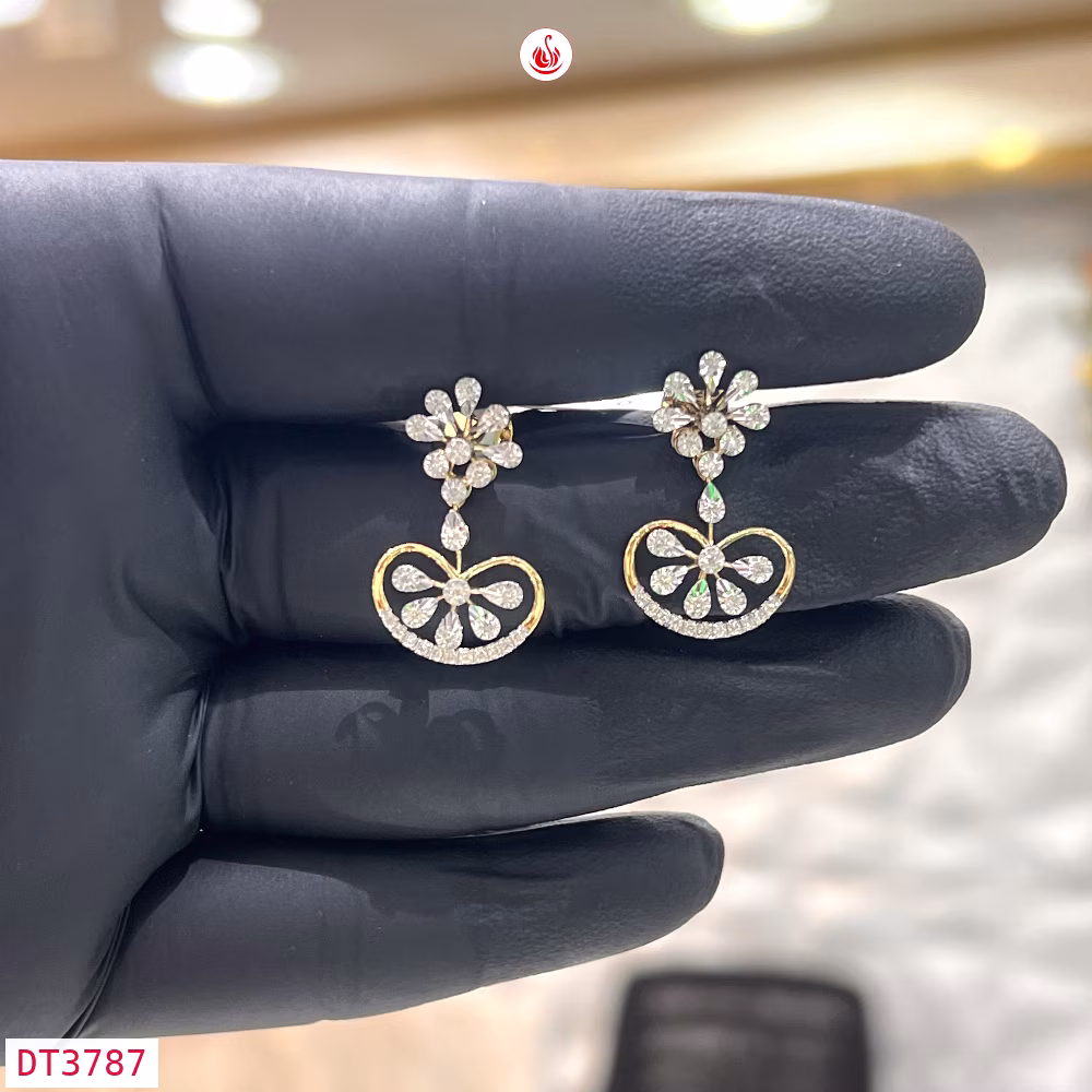Women Diamond Earrings - DT3787