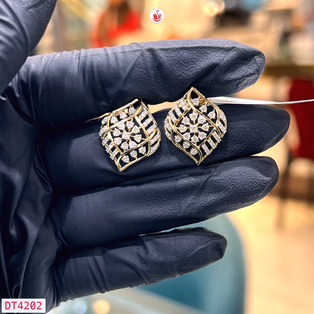Women Diamond Earrings - DT4202