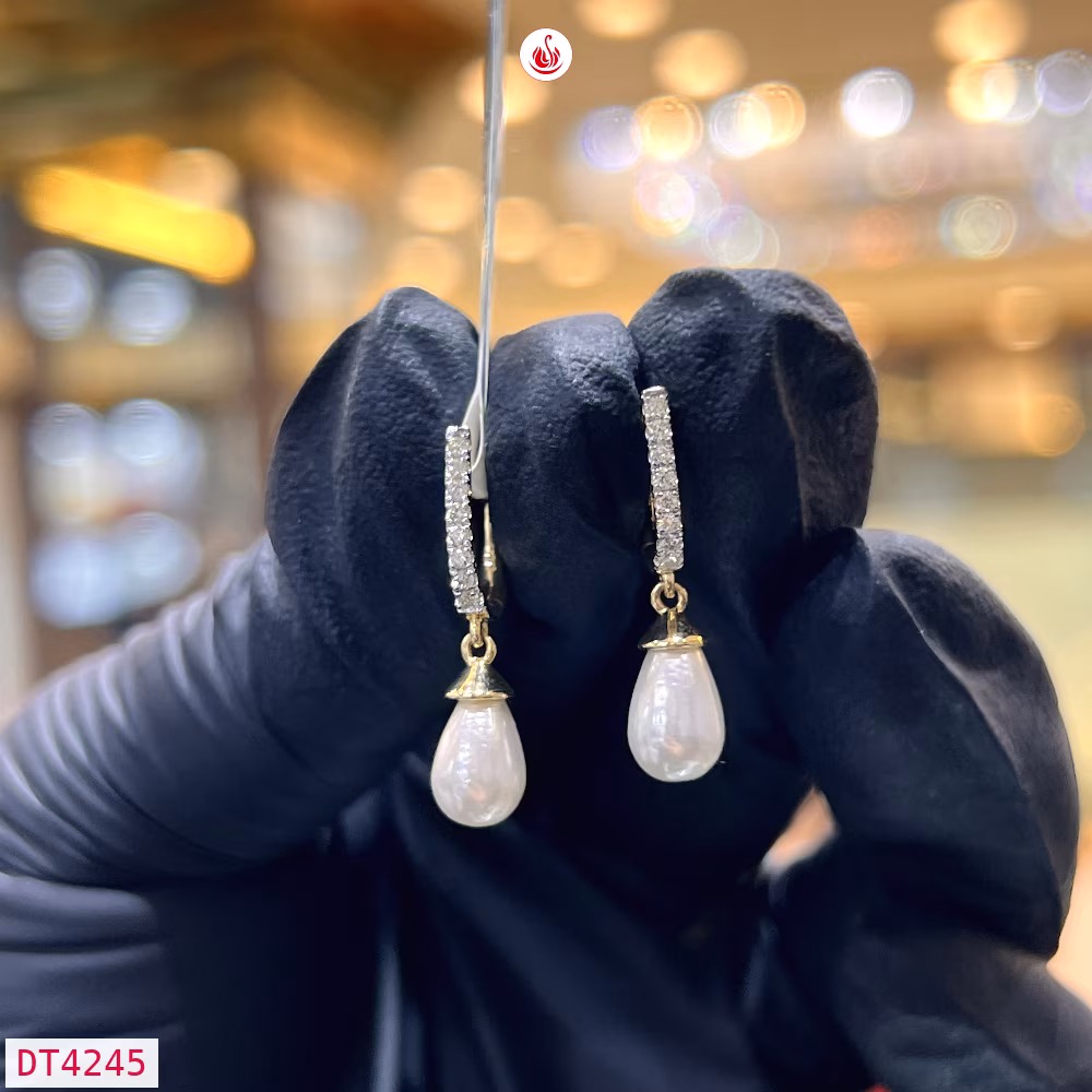 Women Diamond Earrings - DT4245