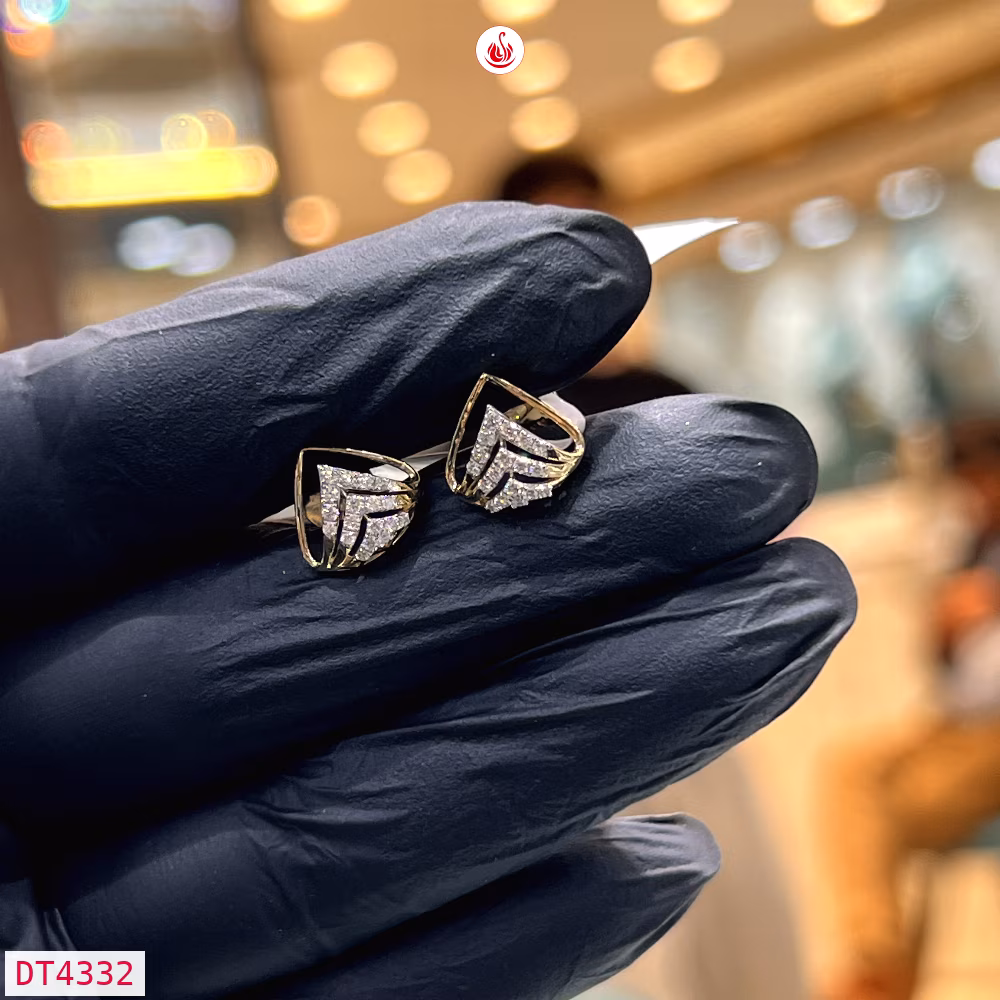 Women Diamond Earrings - DT4332