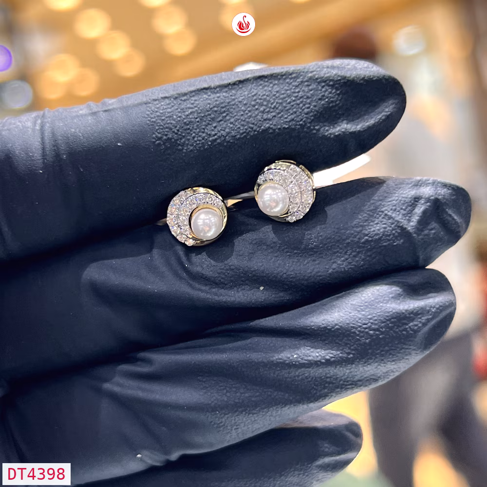 Women Diamond Earrings - DT4398