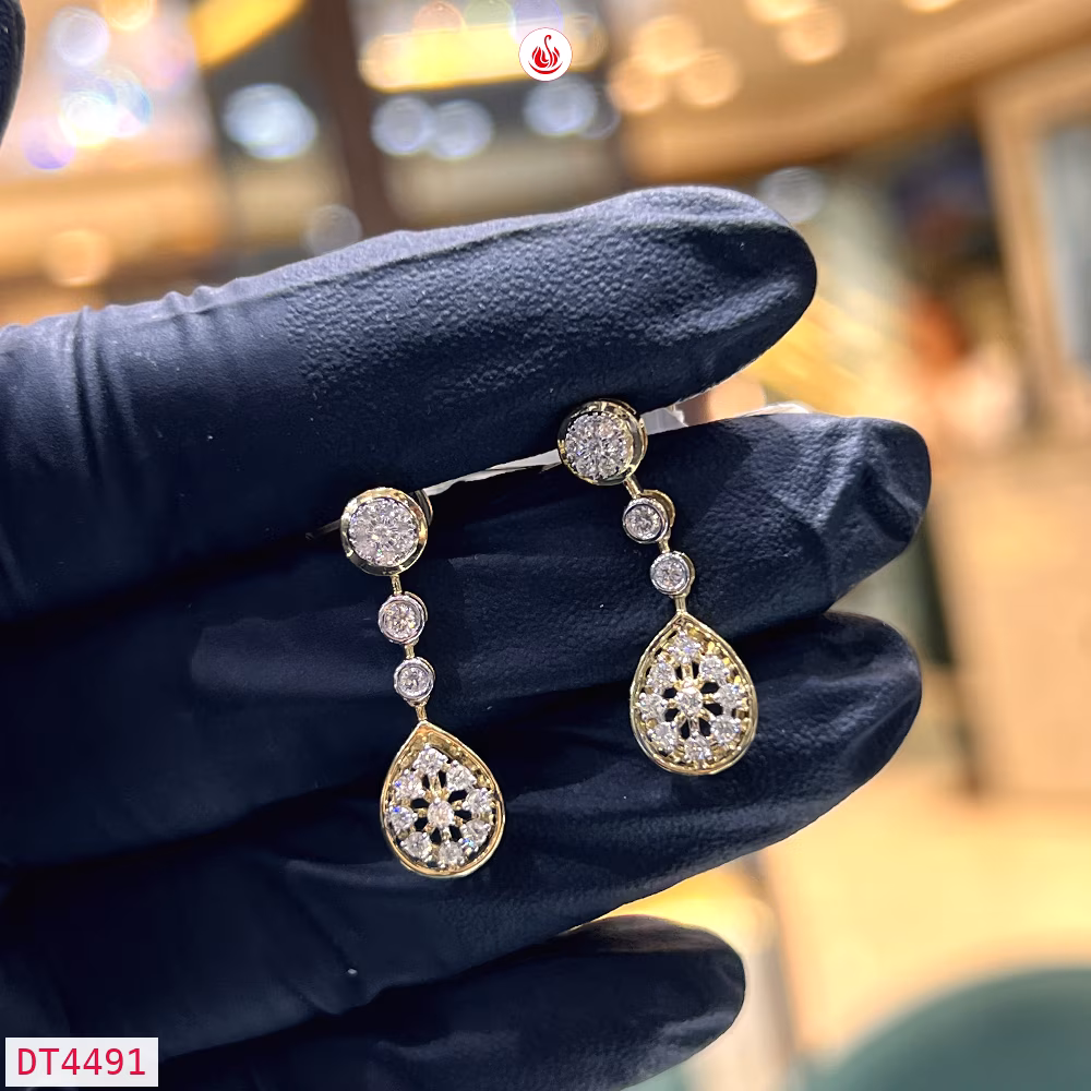 Women Diamond Earrings - DT4491