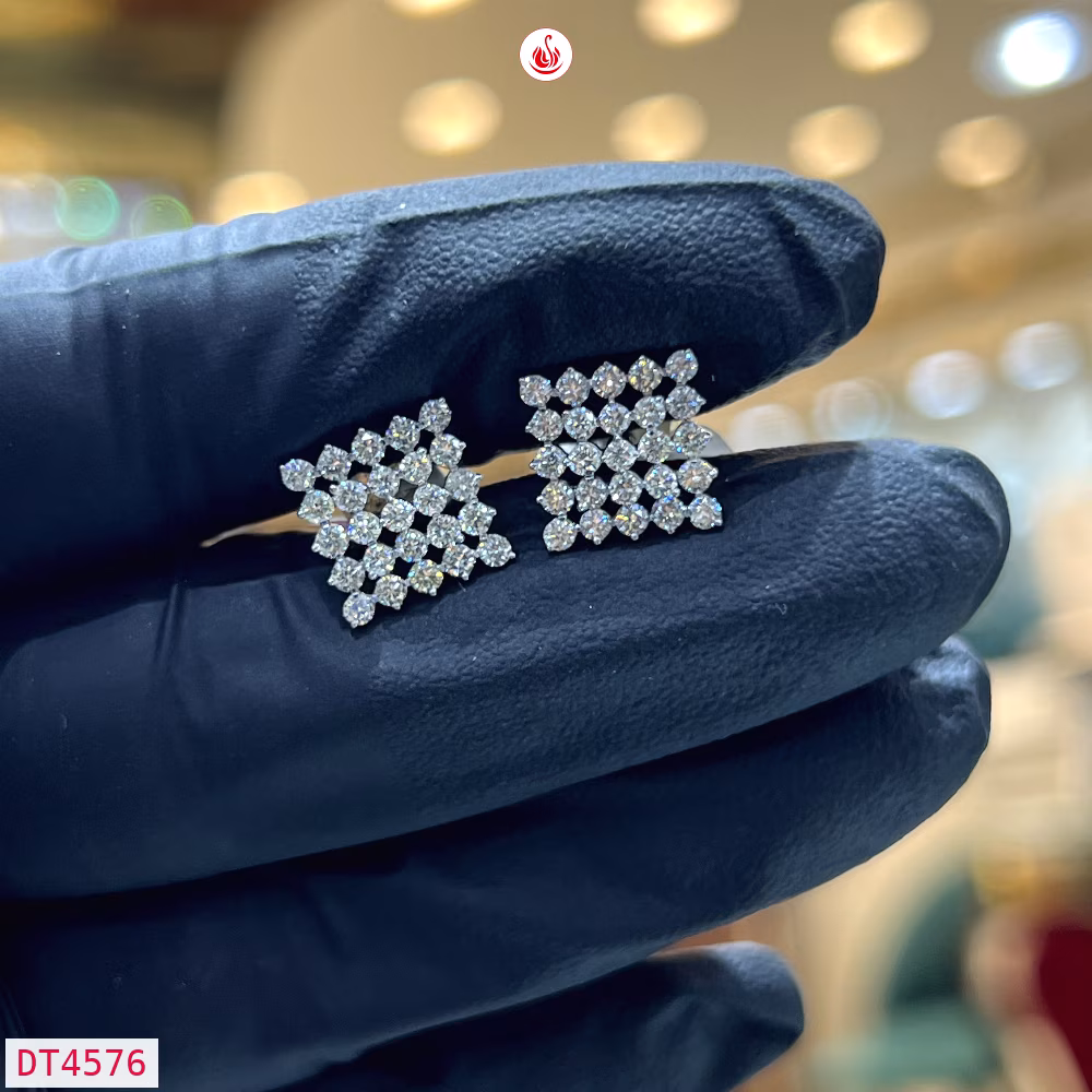 Women Diamond Earrings - DT4576