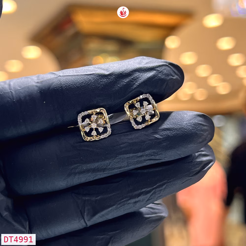 Women Diamond Earrings - DT4991