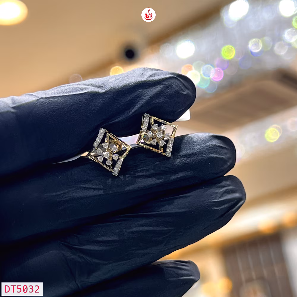 Women Diamond Earrings - DT5032