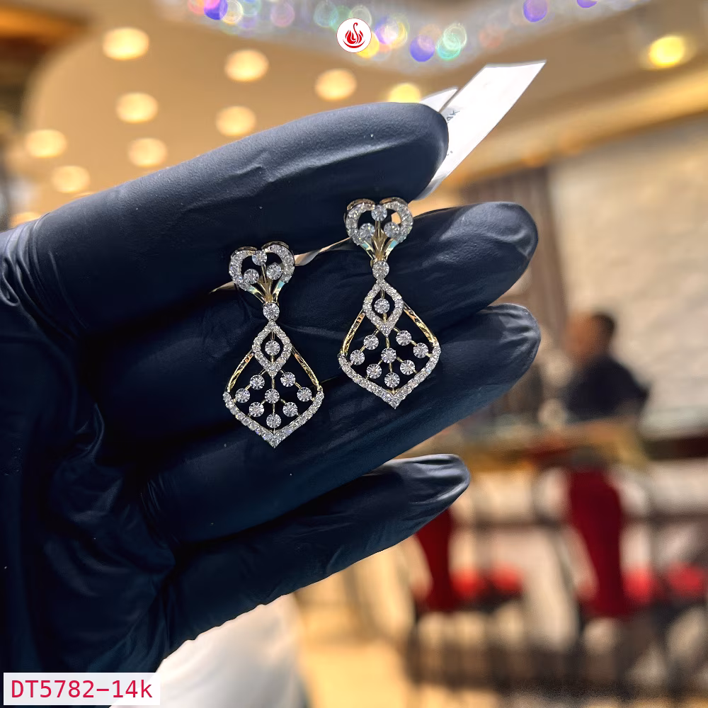 Women Diamond Earrings - DT5782